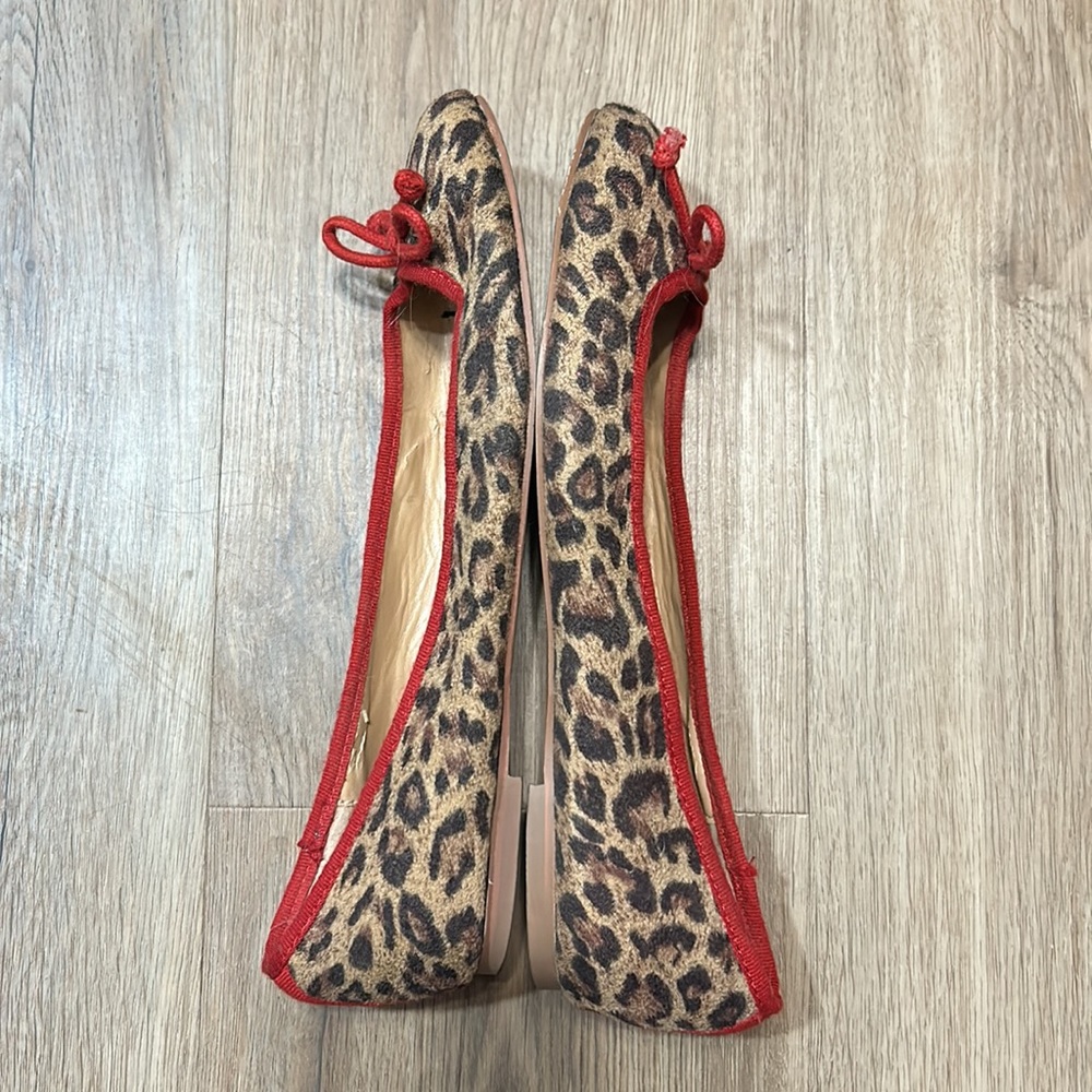 Kelsi Dagger Leopard Print Flats with Red Trim Runs small - Picture 5 of 14